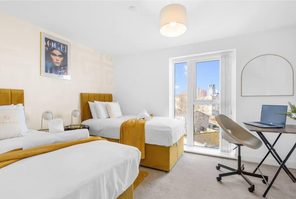 ברמינגהאם The Versace Suite With 4 Beds And Secure Free Parking מראה חיצוני תמונה
