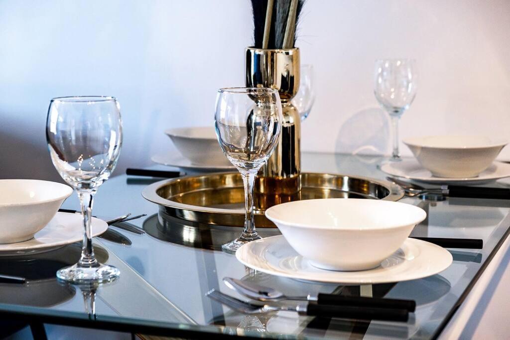 ברמינגהאם The Versace Suite With 4 Beds And Secure Free Parking מראה חיצוני תמונה